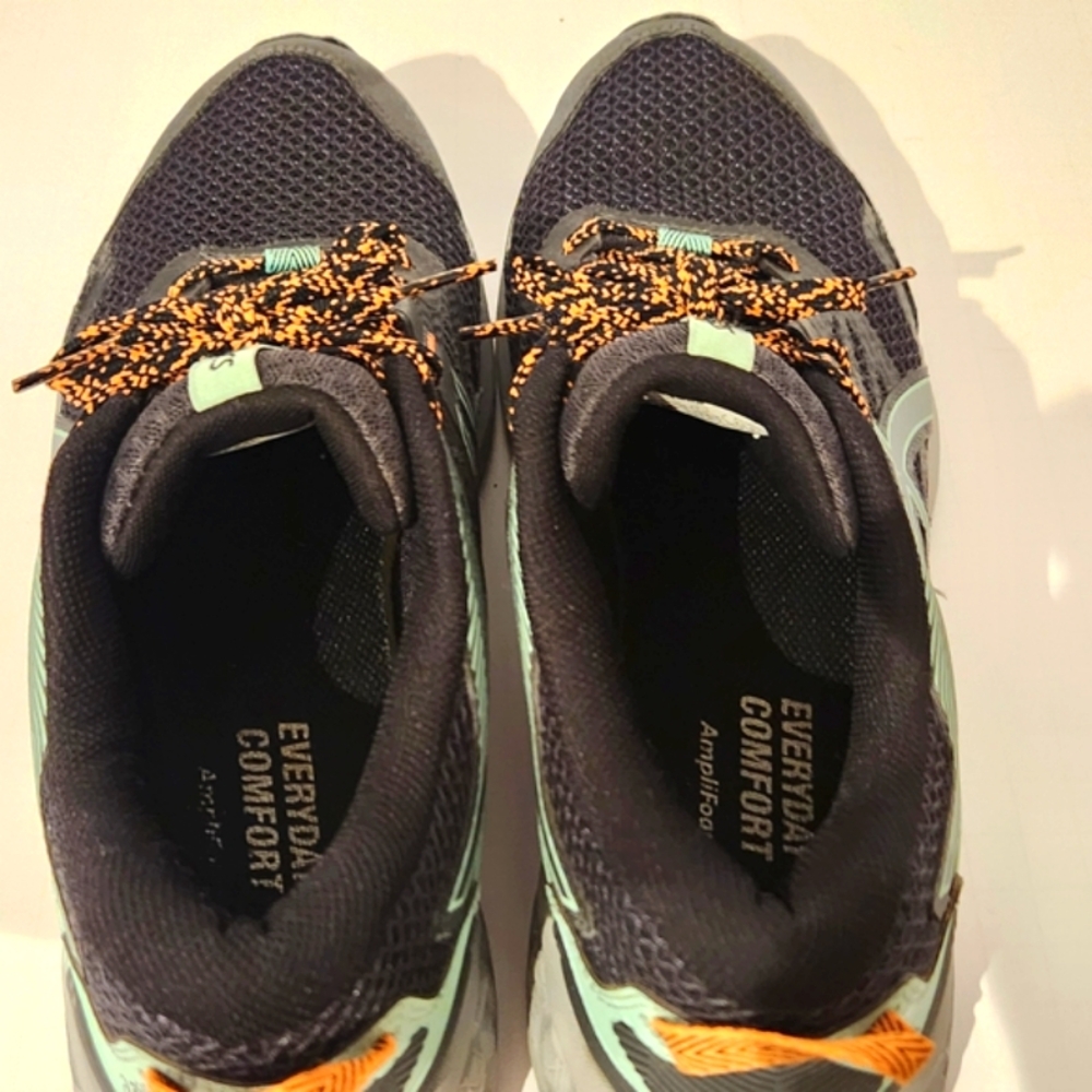 ASICS Women's Black and Orange Running Shoes *Like New* - Picture 7 of 9